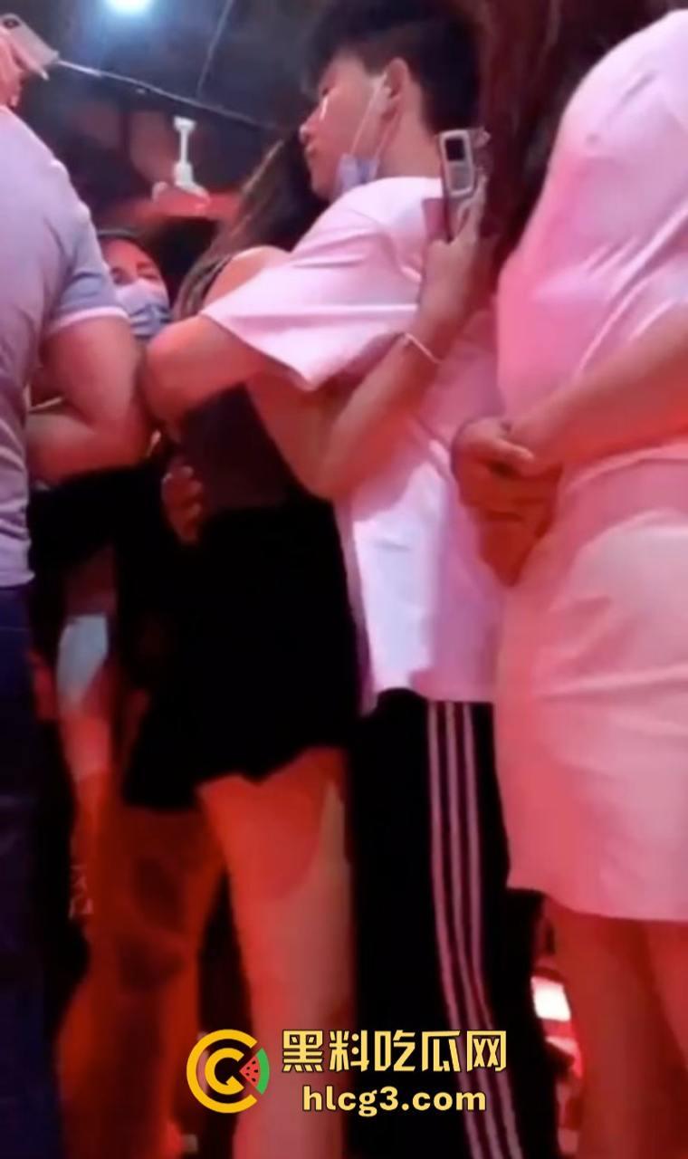 “十元一摸”成都夜生活的性故事 现在知道莎莎舞是怎么玩的了吧！不行了！扶我去成都-3