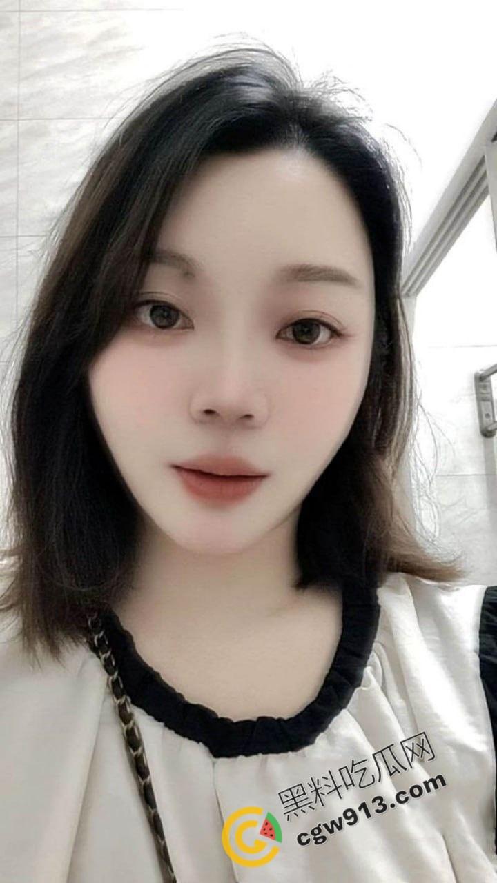 福建女总裁陈凤琴的淫荡人生：白天霸气总裁，晚上豪掷千金点男模陪玩，喜新厌旧，淫靡不堪-4