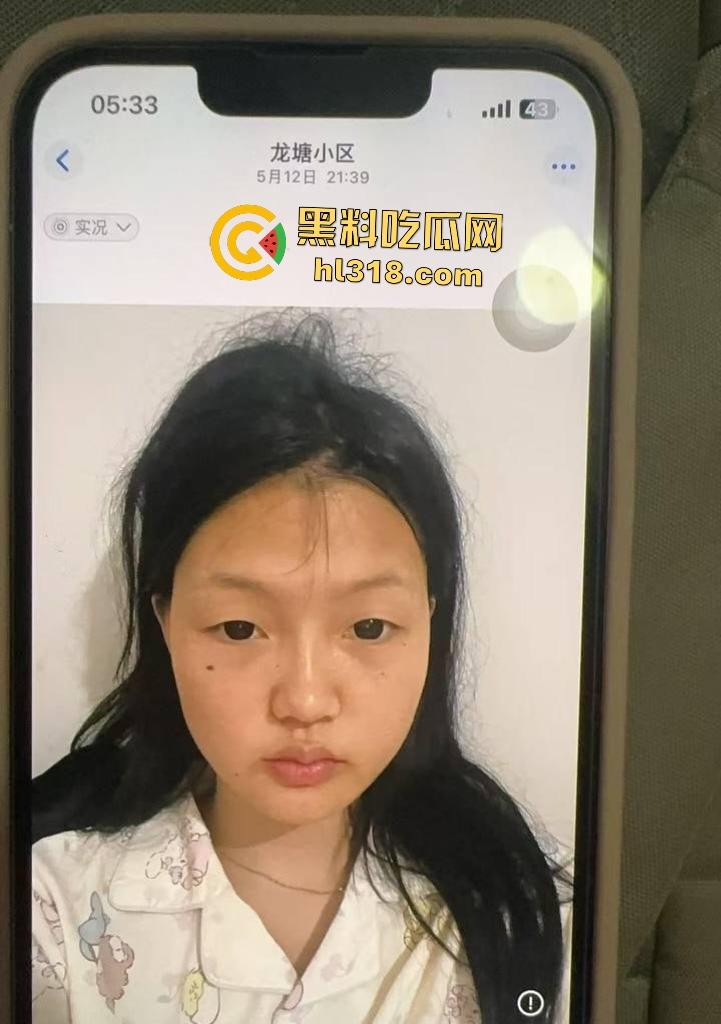 抖音【崽崽baby】真名申雅琴，价格3天一万八，手机相册还拍避孕药，这骚逼怕是炎症缠身还硬接客！-7