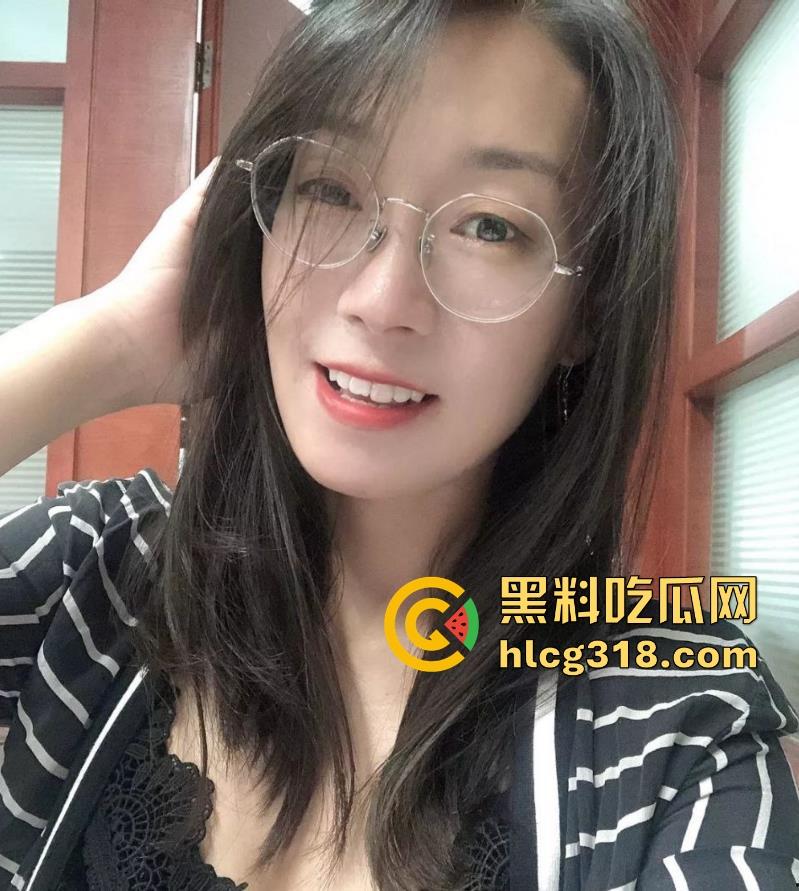 微熟小姑不穿内衣做家务勾引 ，被我无套强入了，疯狂抽插肥臀，最后内射爽死了！-1