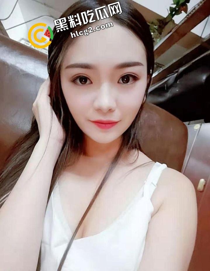 哈尔滨美发店母狗『李韵』纯粹的一枚骚货 混迹酒吧KTV 开理发店提供性服务 破解性爱视频曝光-1