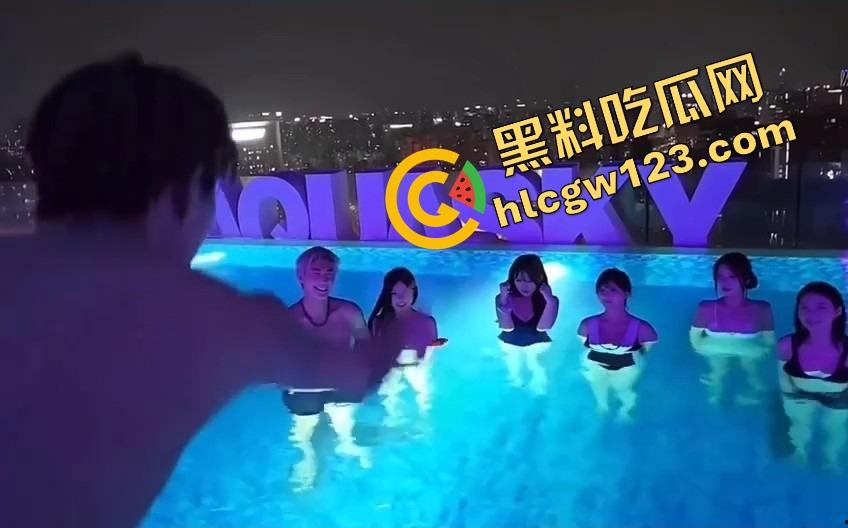 有钱人的游戏怎么玩？海南泳池派对套圈不套礼物套比基尼骚逼，一圈一个骚鸡，水面上全是浪叫声！-5