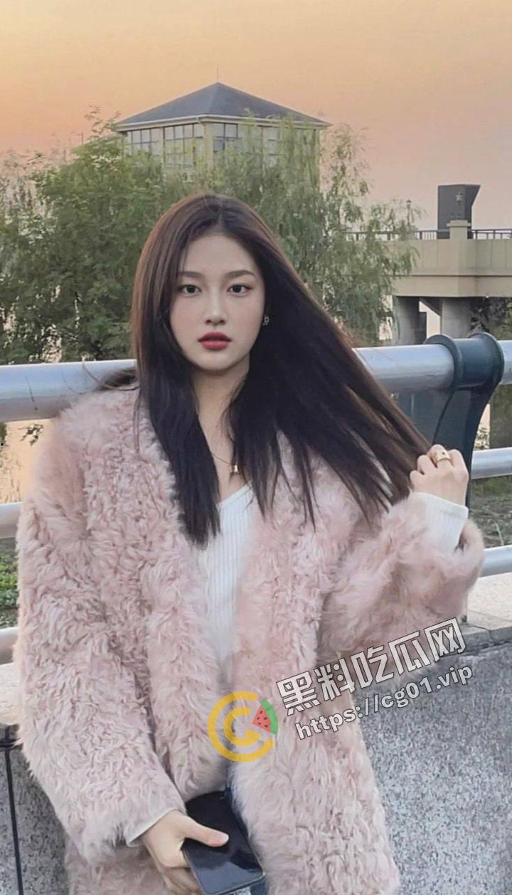 长沙理工大学 大三 00 后反差婊 刘思汝 包养圈做单子 拿到钱就跑路玩消失 大佬曝光骚逼 学生证 性爱视频流出-4