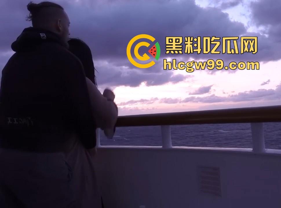 丰满的留学生【吴奕琪】与外国男友游艇黄昏炮，风吹美臀屁屁凉 后入无套激烈抽插，内射中出流精！-2