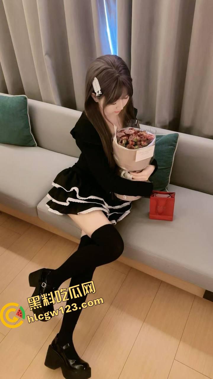 石家庄伪Coser『向玉羊』摆烂到极致，不想上班只想被包养，化得花里胡哨送上门让干爹无套操到翻白眼！-4