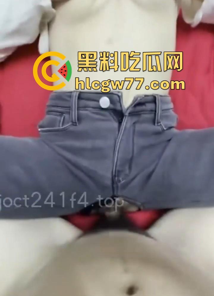 乱伦大神 姐姐的奶味 新作 与发情姐姐许久未见 牛仔裤都来不及脱就体验禁忌性爱-8