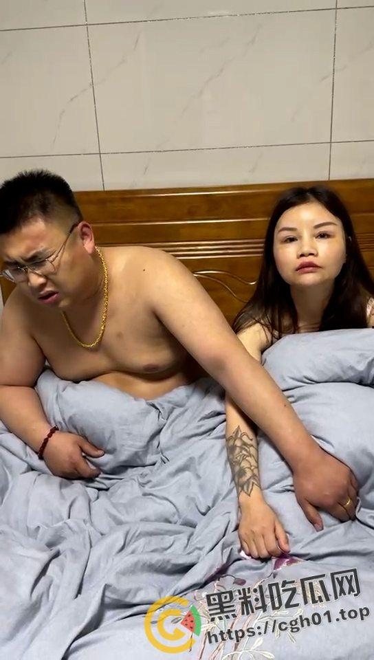 罕见！坐而论道式捉奸 丈夫带人捉奸淫妇 被小三讲道理 哥们佛学院毕业的吧-4