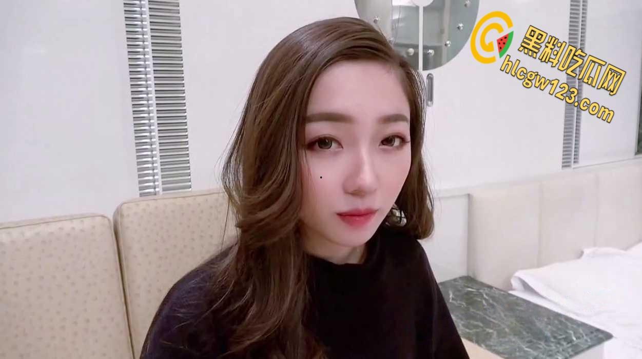 什么叫做女人味性感少妇，第一视角剧情演绎告诉你，爱你就是要馋你的身体！-2