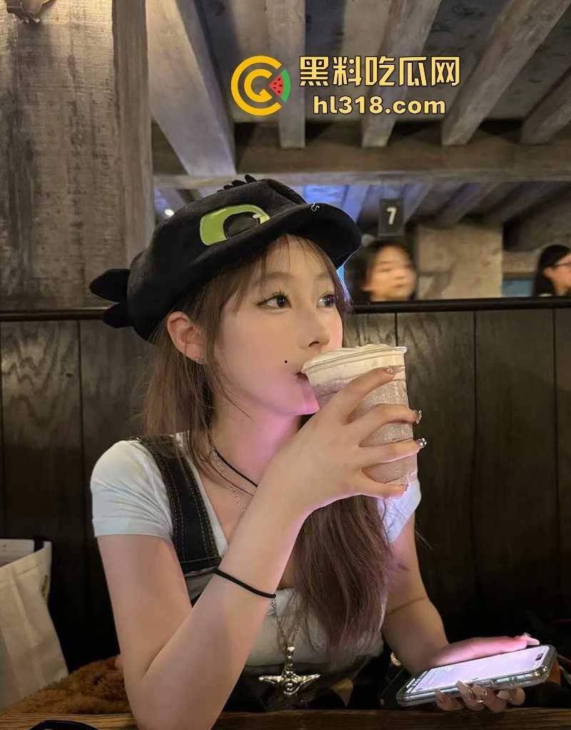 常州第一中学大奶学生妹【林晓颖】露脸自慰视频曝光，巨乳暗骚小母狗，全裸露脸抠穴自慰，这嫩逼真的爱了！-1