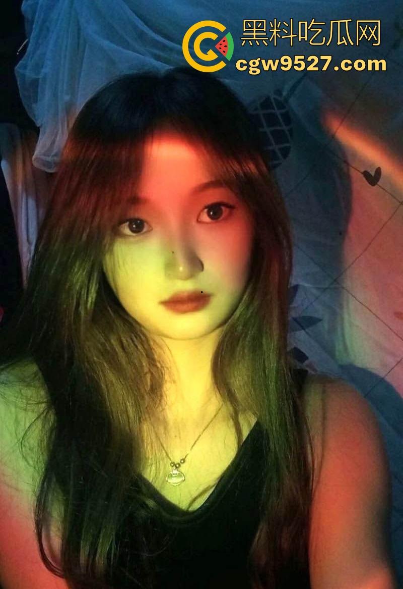 偷情大四女友闺蜜【耿思雨】斯文尤物秒变骚货，饱满肥美的骚穴，湿漉多汁，入爆操内射喷水！-4