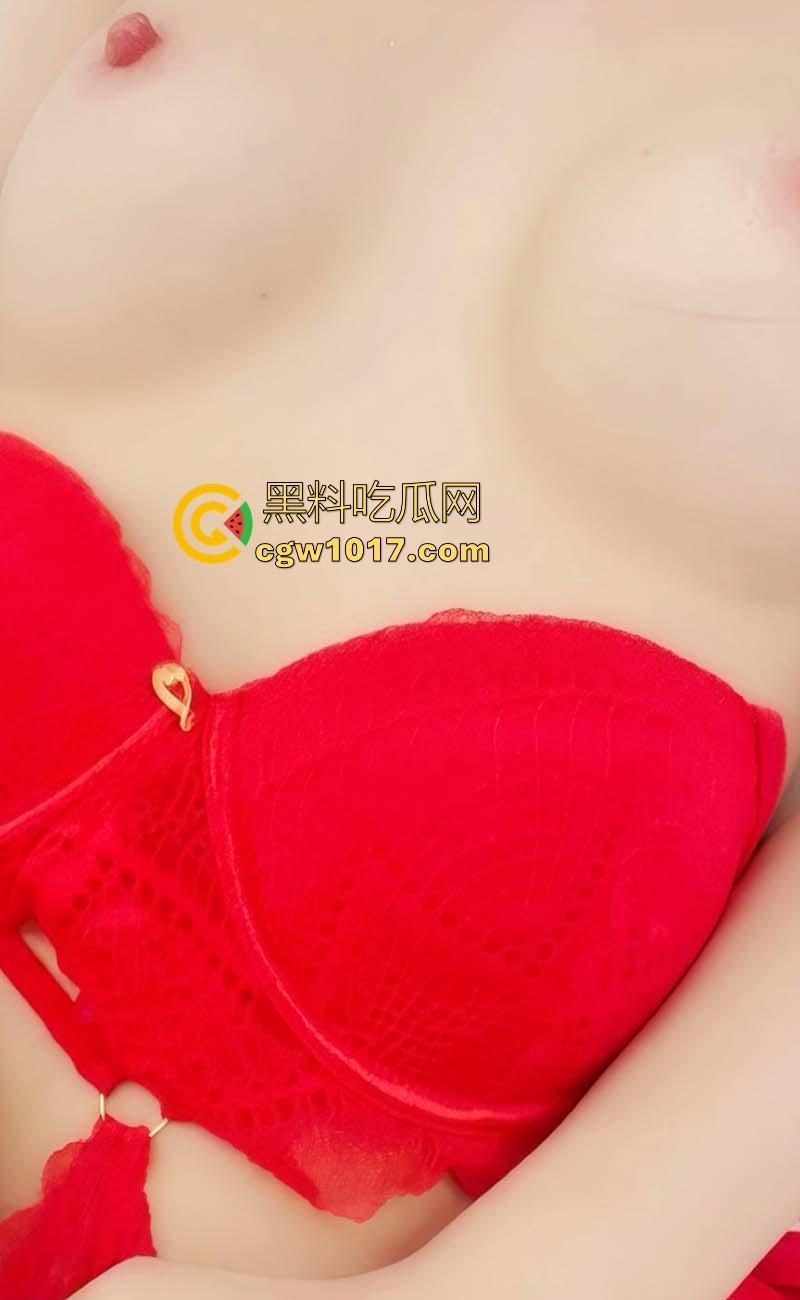 跟性感丰满的迷人嫂子酒店偷情约炮，红色情趣套装身上骑，无套中出，一滴不剩的舔舐干净我的精液！-7