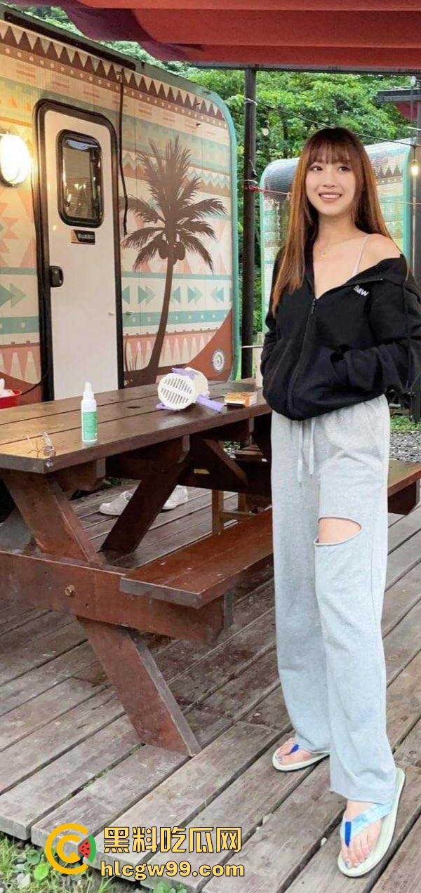 广东茂名宝马4S店女销售『 叶晓靖 』卖车新模式，买车送陪睡，咨询就发裸照，这业绩做得卖车又卖逼！-3