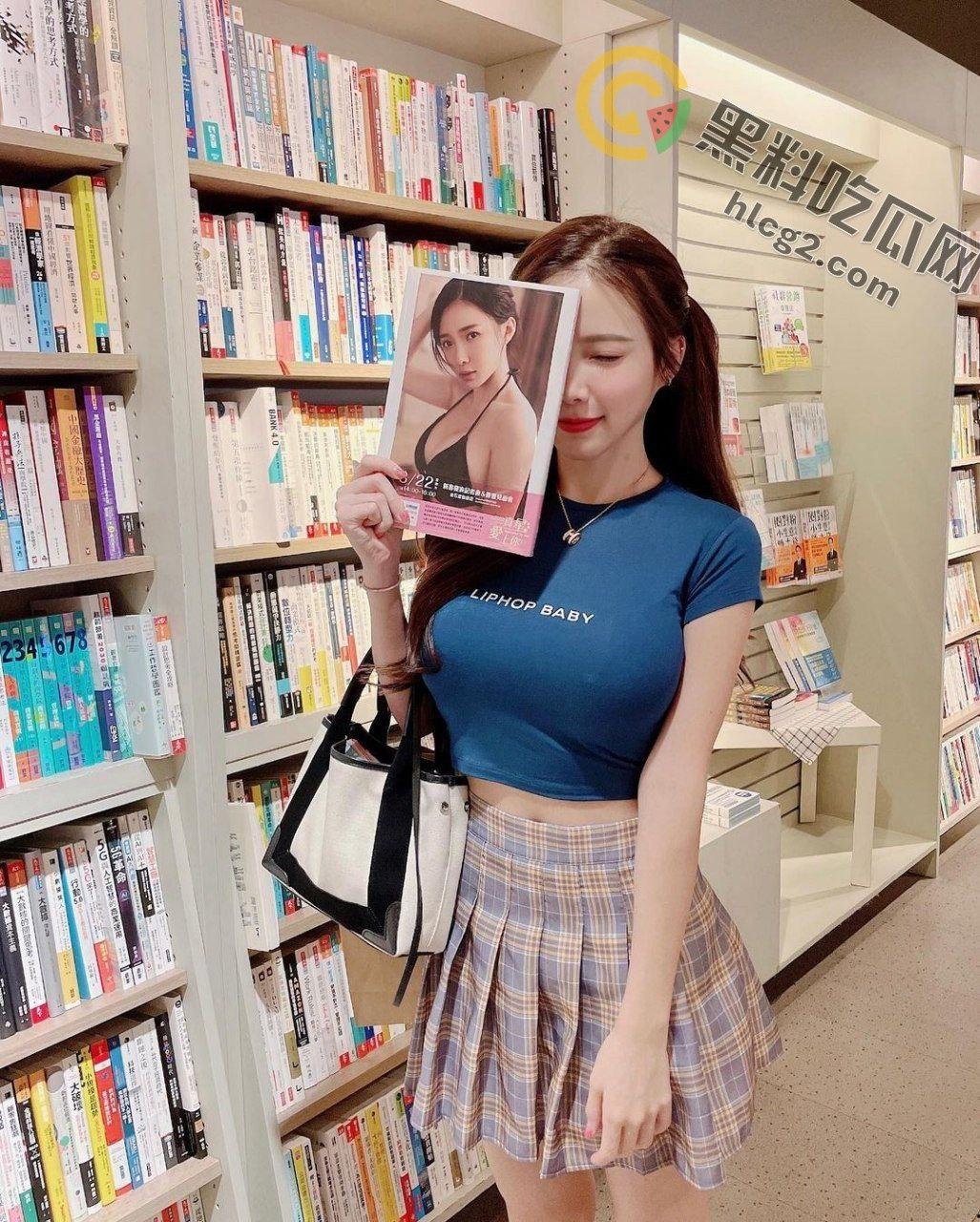 大二女学生开房被同学疯狂迷奸玩弄抠逼，惊悚内幕曝光！-12