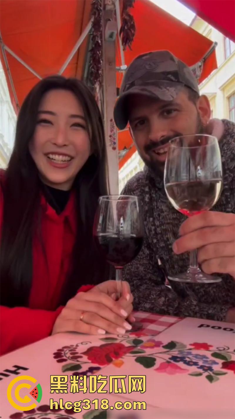 亚裔留学生被老外搭讪，当场直接带回家共浴爆操，翘臀大奶身材极品，被大屌爆操淫叫不断！-1