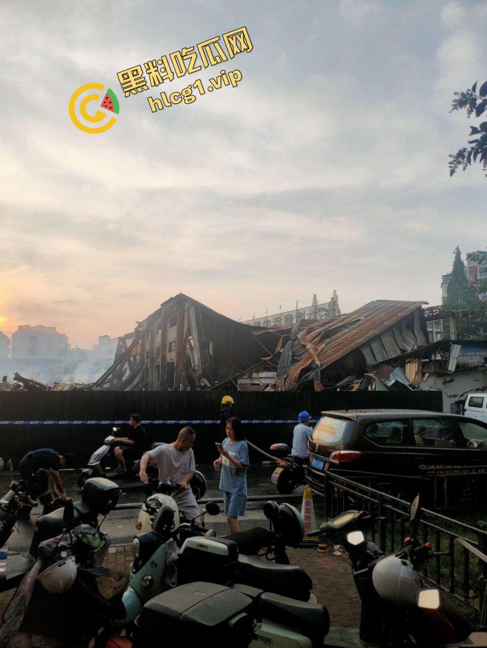 燃烧殆尽!宁波海曙一装潢材料市场 突发大火!火海涌现!-3