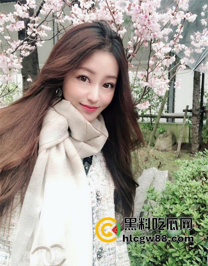 中经贸学院巨乳校花【李雅】挺翘巨乳勾魂荡魄，嫩穴道具插得淫水四溅，跟男友啪啪干得昏天黑地！-2