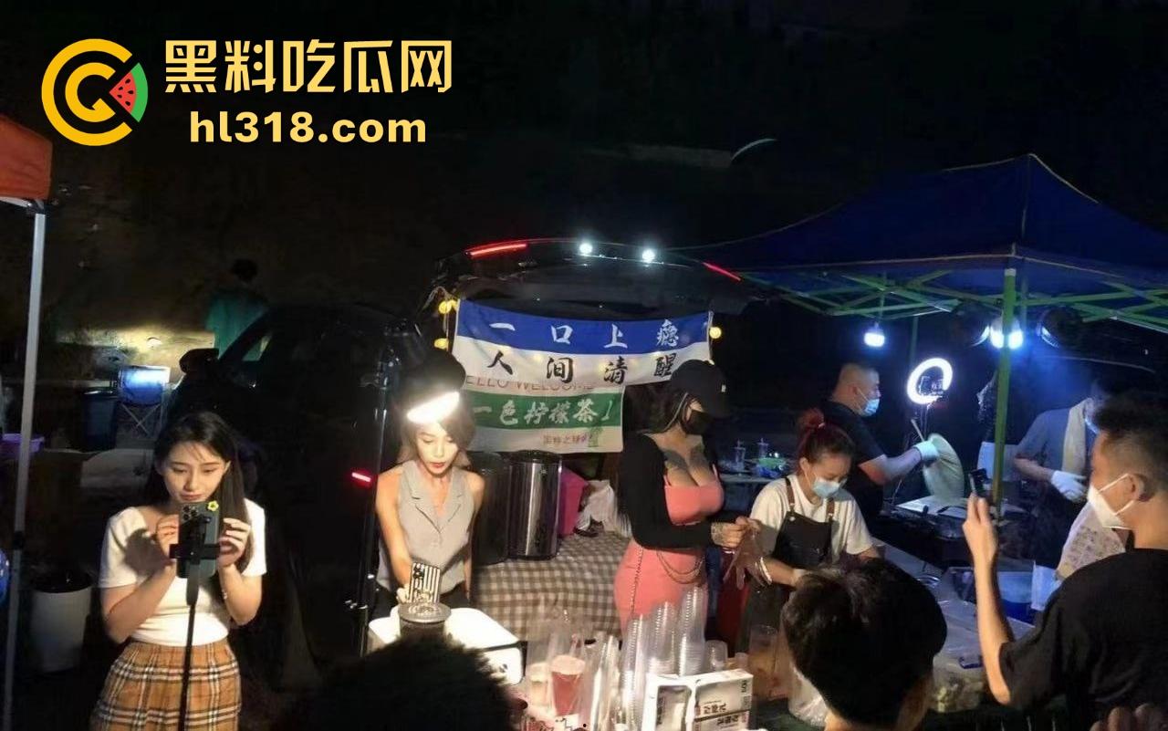 一杯柠檬茶就能细看G杯大奶，小姐姐纯手工猛打，其实我一直喜欢喝柠檬茶，什么大不大奶的无所谓！-11