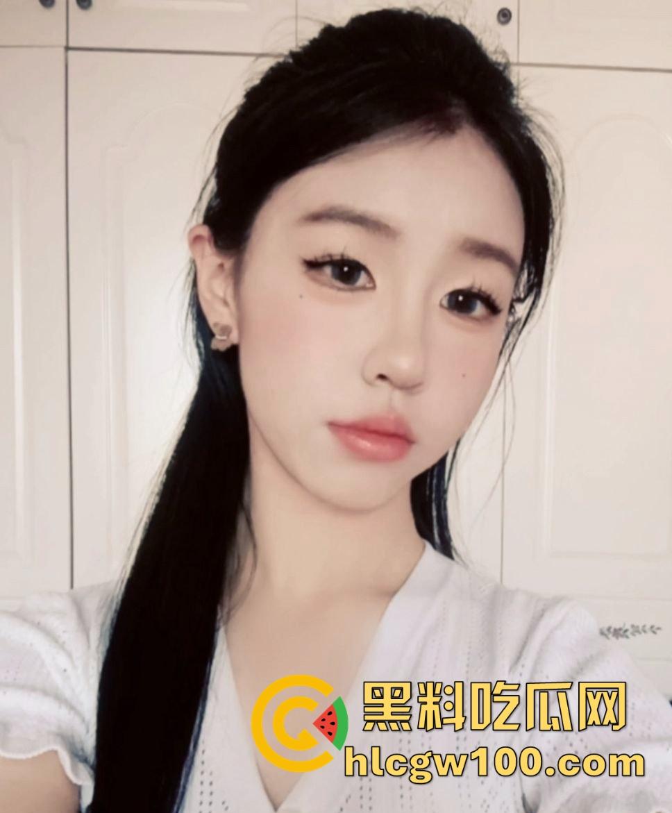 赤峰二中反差婊【杨诺海】表面学霸，背后骚浪不堪，分手后渣男曝光不雅视频敞腿自慰震惊全校！-6