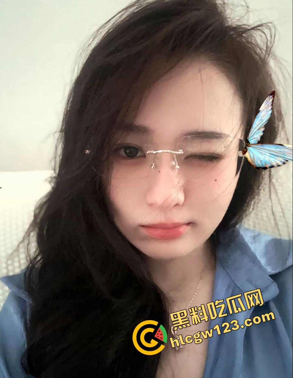 抖音主播『小苏苏』戴口球套狗链穿黑丝直播热舞，被举报下播，家人们刚硬，结果被狗逼毁了！-7