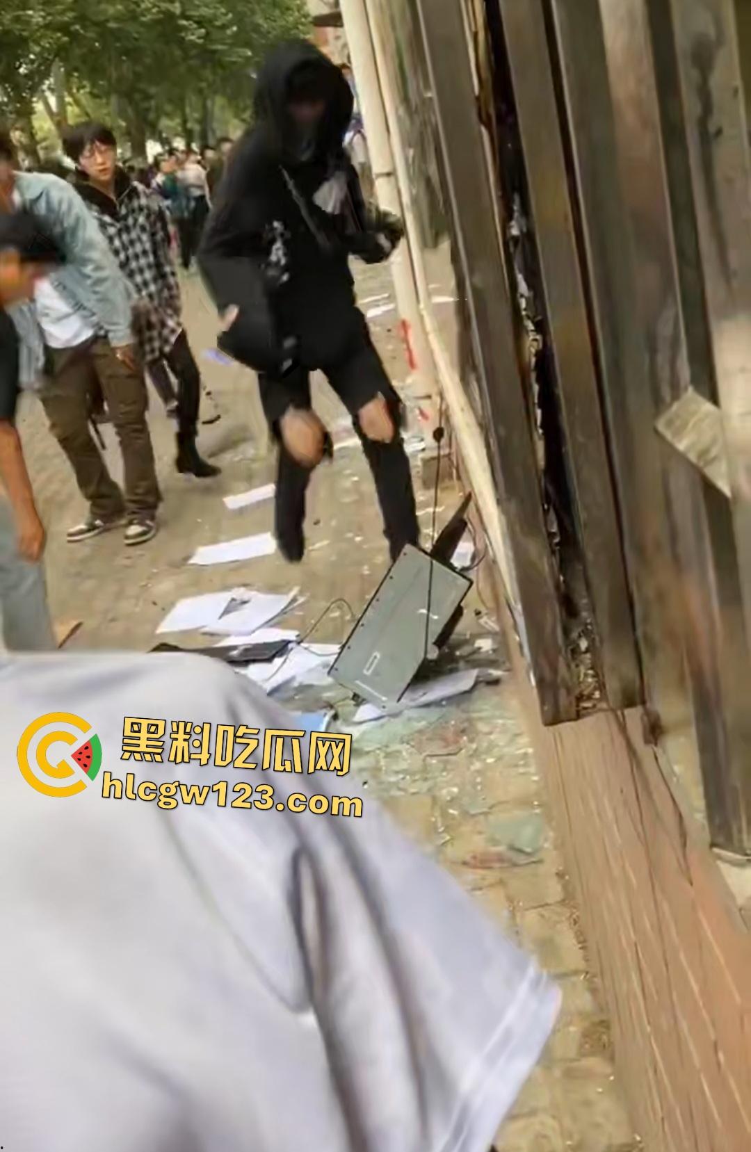 许昌六中【吴怡佳】被班主任嫉妒美貌体罚孤立,恶毒霸凌导致学生跳楼!同学愤怒狂砸学校财产!-4