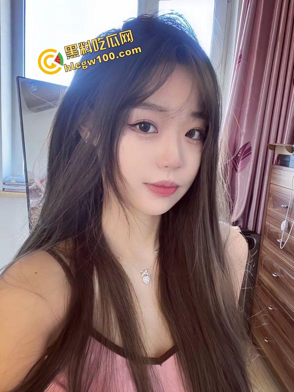 长沙岳麓区骚母狗淫荡人妻【张佩宁】绿帽奴贡献淫妻给处男，前后夹击塞满骚穴，淫乱3P独家流出！-3