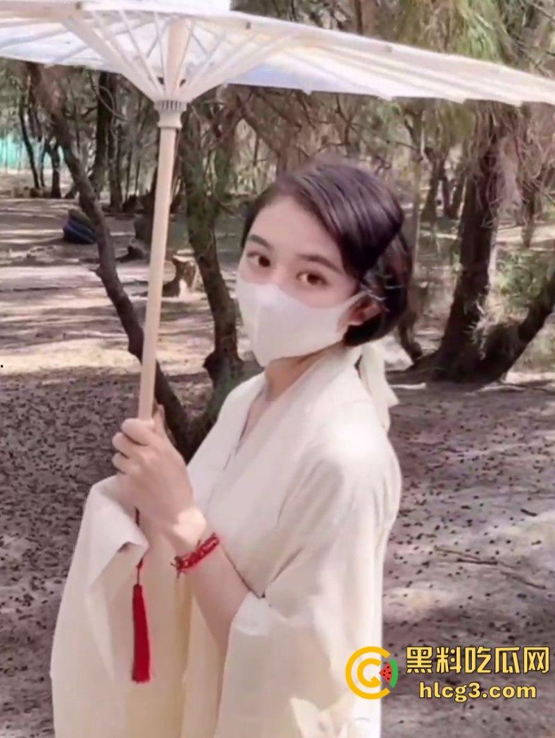 夏日炎炎！cos古风清纯美女 白嫩美乳骚穴 爽的呻吟不断！-1