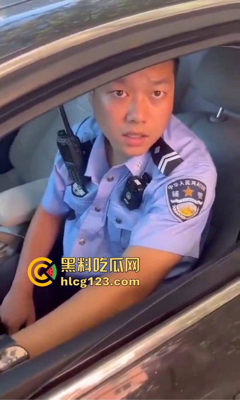 青岛逆行真是人才辈出！路虎女、辅警哥轮番上演，看来考事业编得先学会逆行！-3