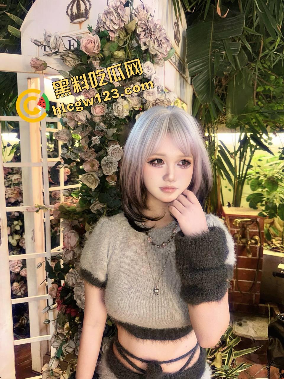 为什么说白虎女不能娶？因为她一逼顶十穴，男人进去就出不来，一个个没毛却开着门，专收带把的！-1