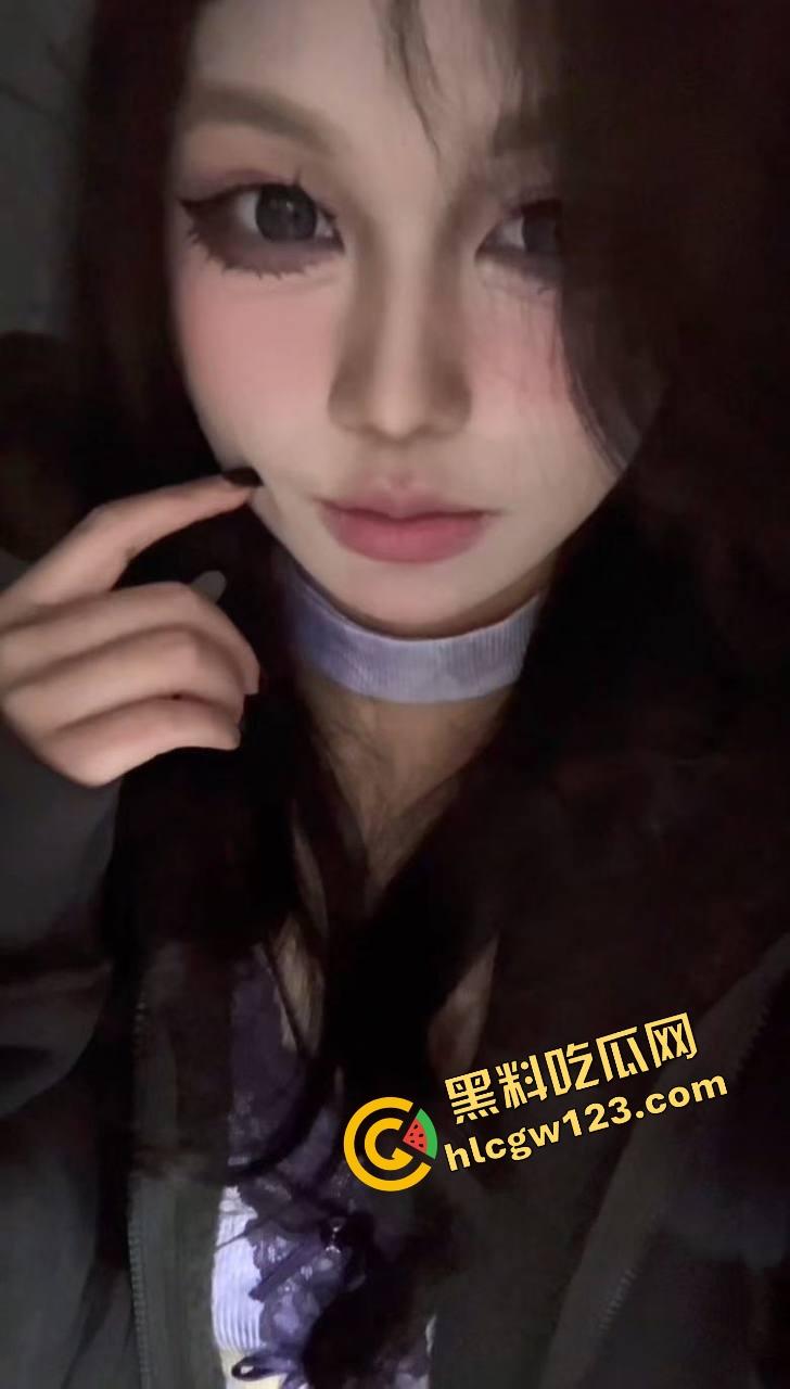 为什么说白虎女不能娶？因为她一逼顶十穴，男人进去就出不来，一个个没毛却开着门，专收带把的！-2