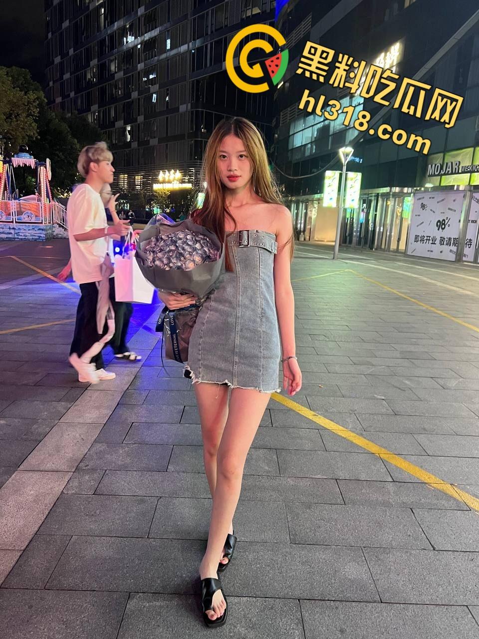 北京大学清纯学妹，浪荡女友主动含屌吞精，被拍的时候害羞的用手挡，干的娇喘连连眼神都拉丝了！-2