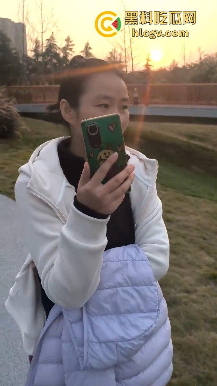 山东网友爆料熊孩子河边射高抛箭！家长嚣张不听劝，网友无奈报警处理！-11