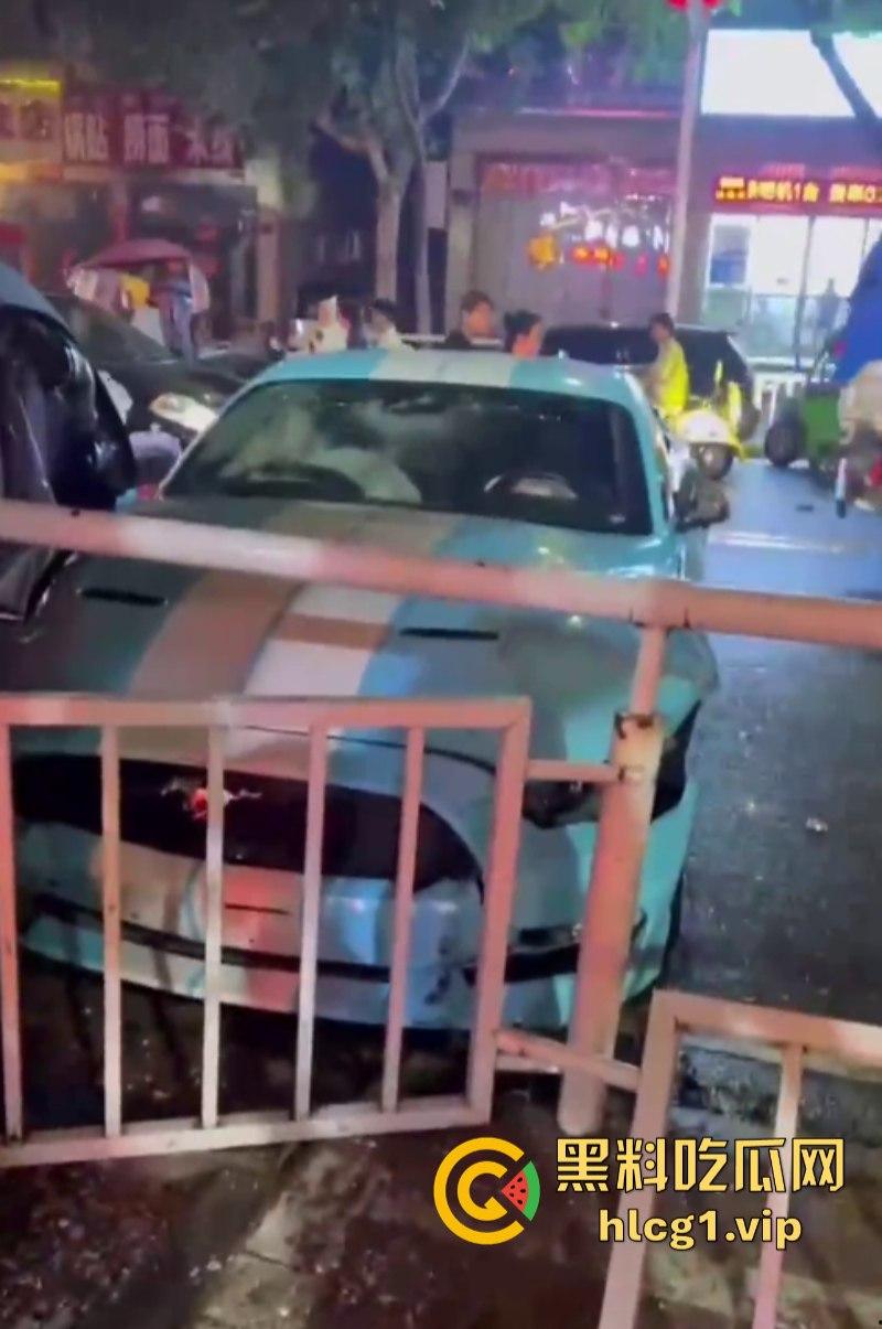 酒精惹的祸！汝州一男子连撞11辆车 这哥们如果对方家属不谅解 出来得2050年-14