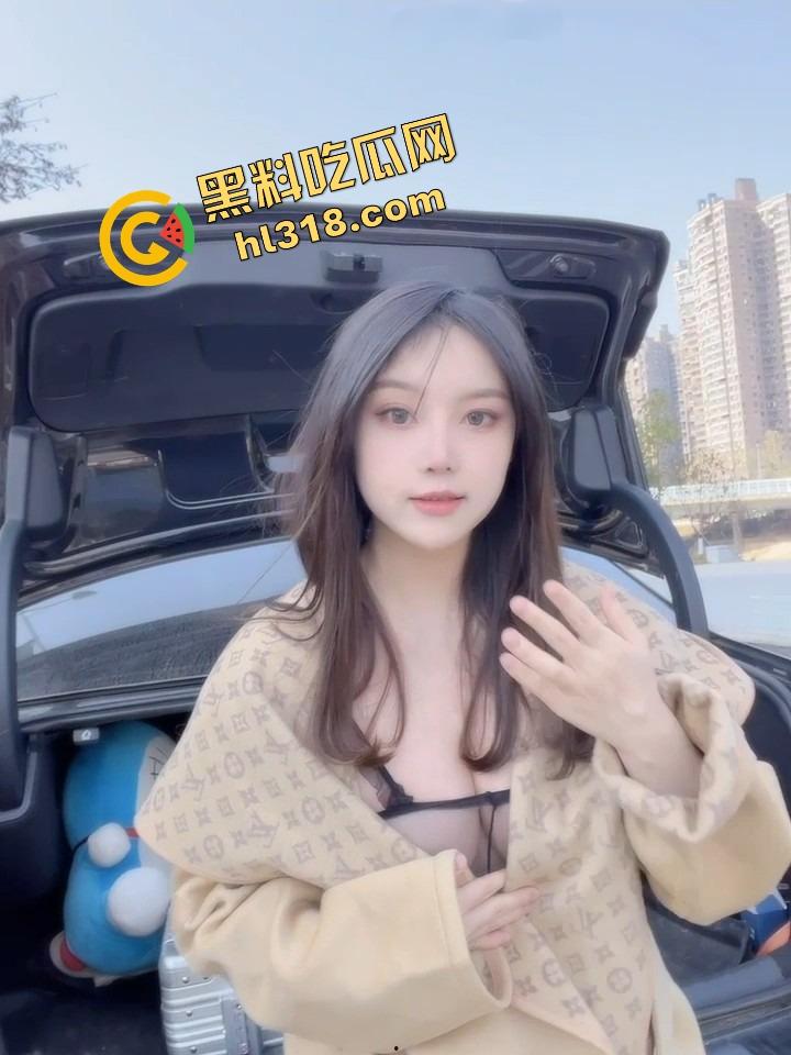 秀人网台湾嫩模『豆瓣酱』炸裂流出，速递车内激情实录，车震猛玩肉穴全程漏点看点拉满！-14