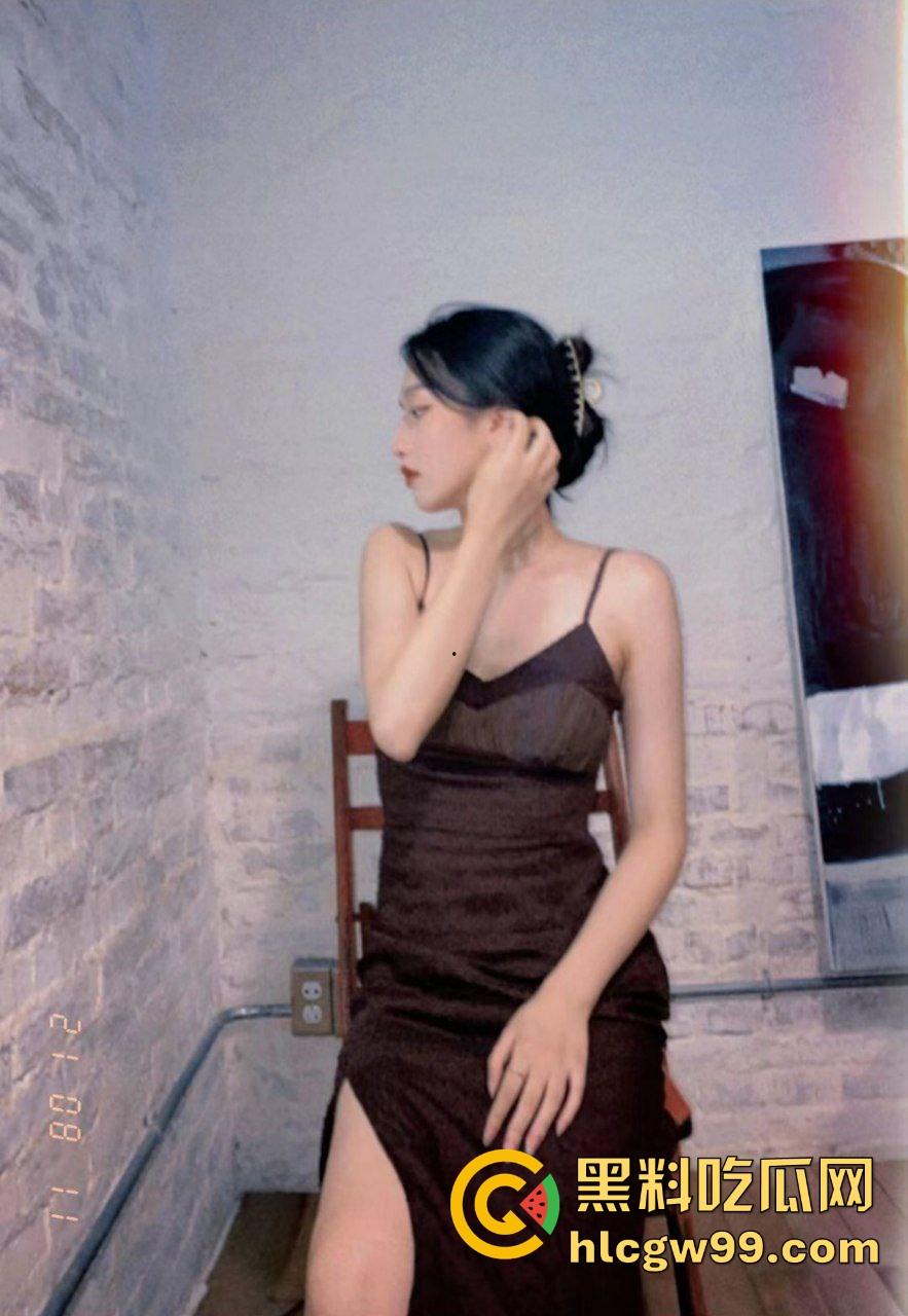 群友有这么极品的御姐女友？白嫩一线天粉嫩逼被草得爽的直抽搐，好想跪着求舔她骚水！-6