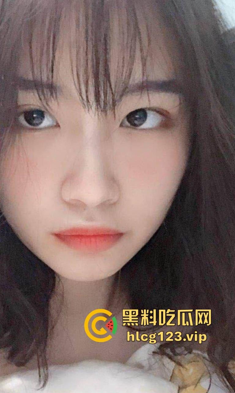 台湾萌系学生妹[刘美岐]啪啪自拍流出！短发俏皮，胸大无脑，男友爆射全身！-8