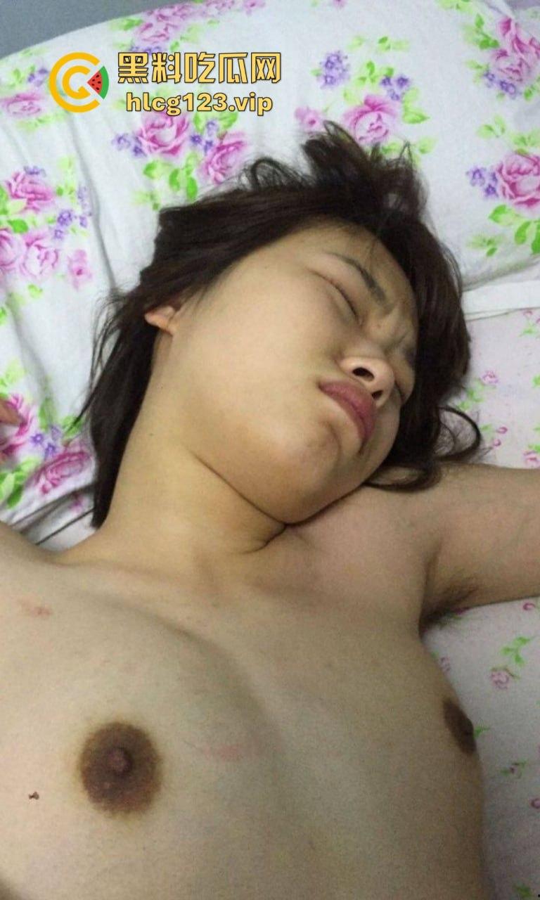 台湾萌系学生妹[刘美岐]啪啪自拍流出！短发俏皮，胸大无脑，男友爆射全身！-19