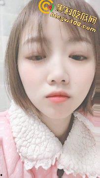 长沙反差母狗【余美婷】老公不在家性瘾犯了，被网调拍摄各种视频照片，这嫩乳肥臀真的看的带劲-9