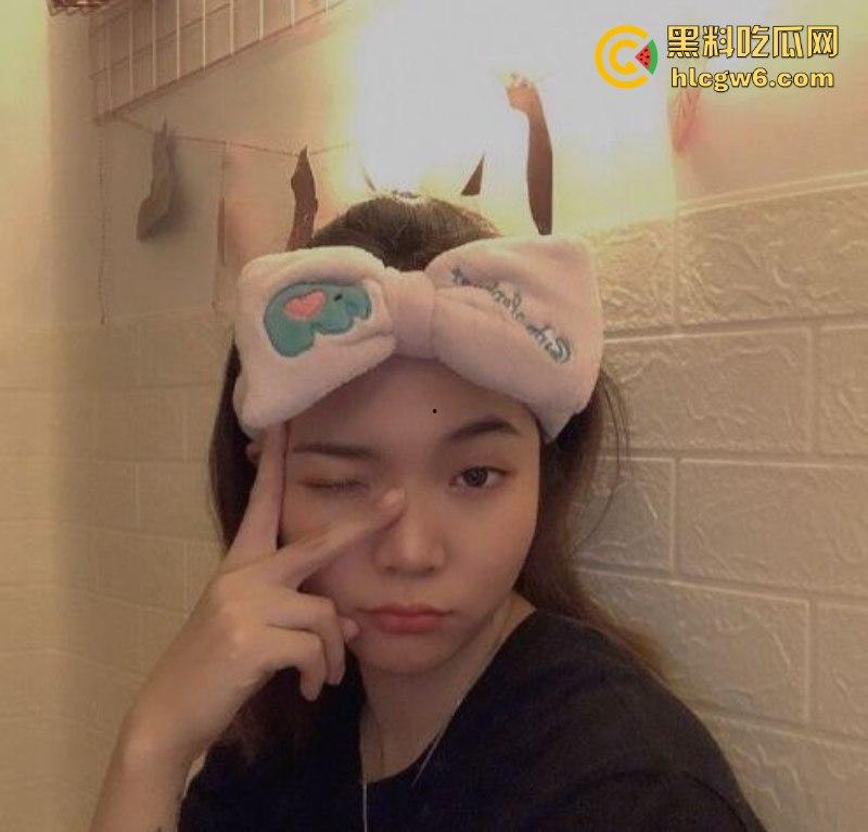 可爱单纯妹遭邻居诱骗开苞调教 淫荡程度日溢渐涨 四川反差学生【孟鹃语】便宜又好用 月付200即可随意操干-10