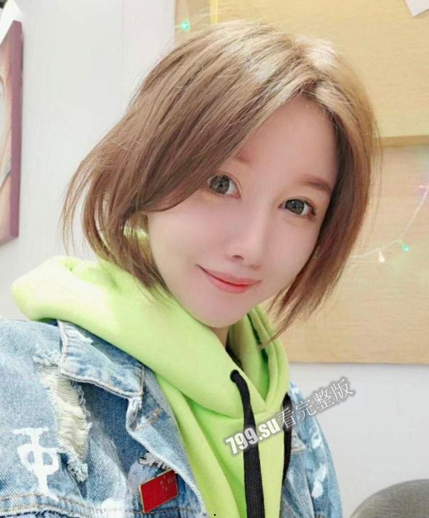 云盘泄露 高颜值反差婊 宋翊儿 第一视图 清纯女神淫荡的一面-5