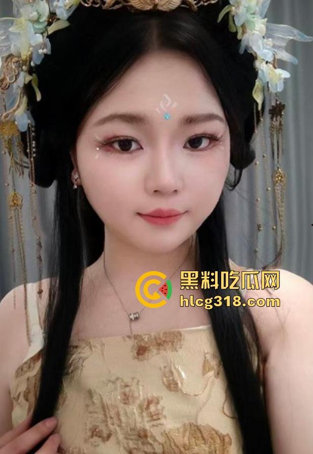 重庆大学大一学妹【李欣瑶】性爱视频曝光 微胖巨乳骚母狗捆绑无套爆操 骚气连连！-3