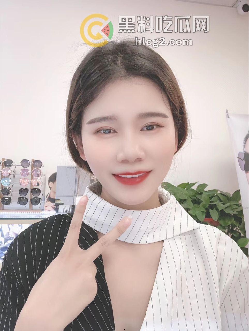 瓜友投稿：西安巨乳女友馒头穴，小马达臀部爆操视频流出，真的骚到极点！-3