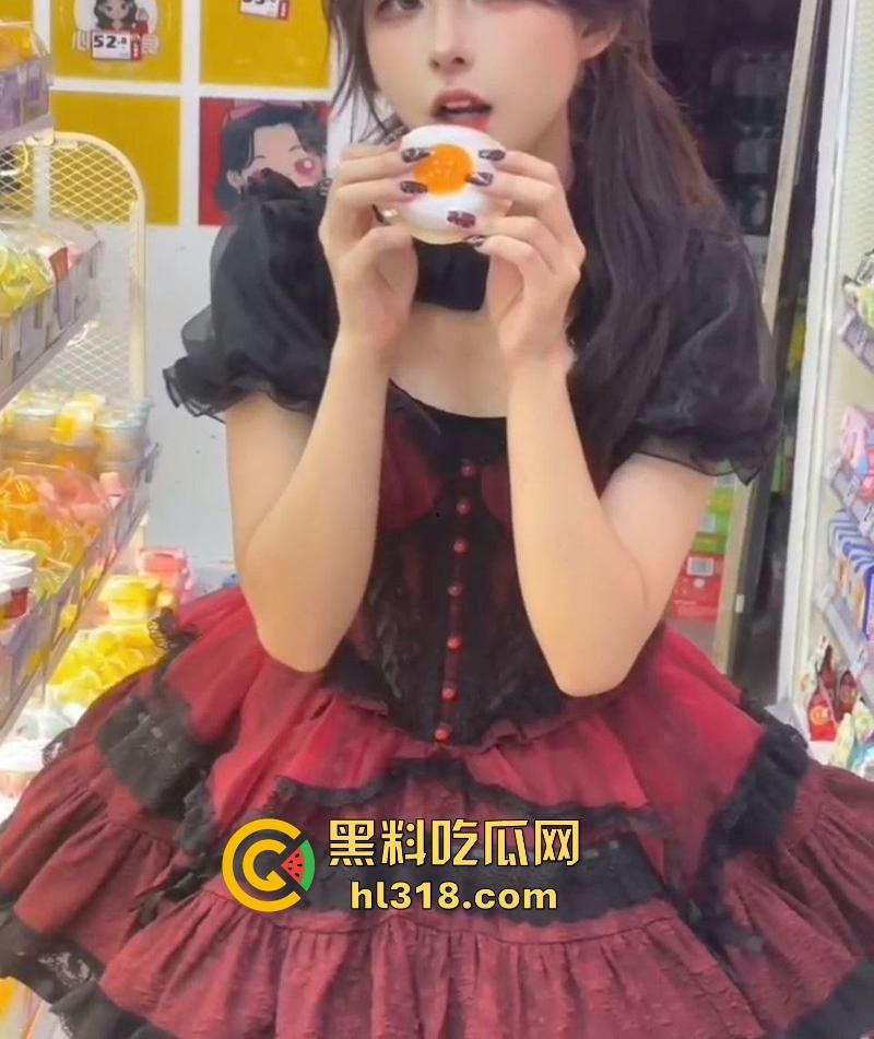 广州JK嫩妹【李诗诗】趁父母出门带游戏中CP回家做爱，无套爆操白虎馒头穴，堪称极品！-10