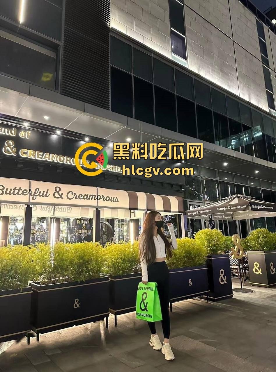 约啪大神『隔壁王某某』狂约极品嫩模！颜值身材爆表，胯下游戏燃烧的不止是卡路里，还有人民币！-2