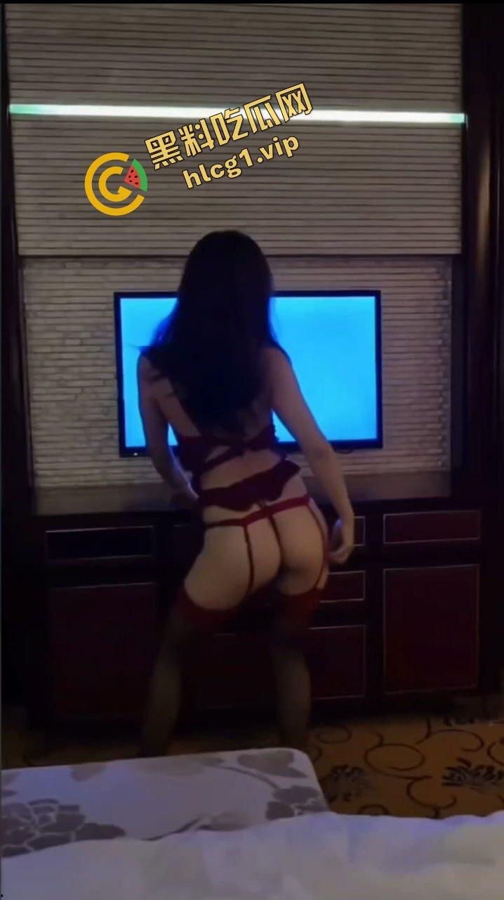 沈阳反差公交车母狗『曾慧敏』四处约炮 口交骚舞 对镜后入 性爱泄密！-4