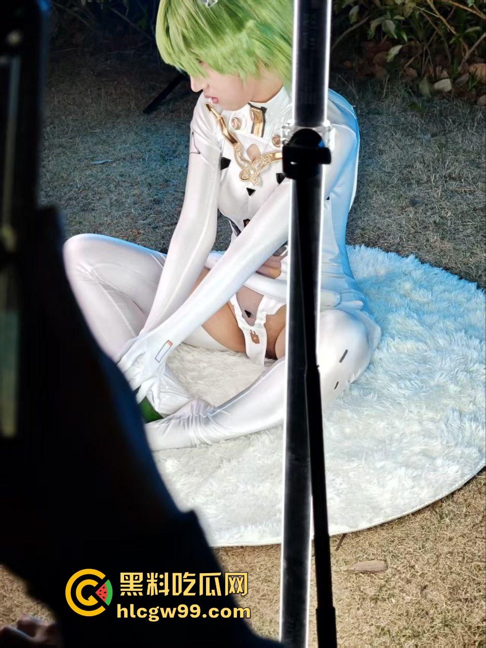 CP漫展前方摄影师发来战报,场外已被福利姬包围,大胆裸漏小穴,这还是国内吗?把我干哪来了?-2