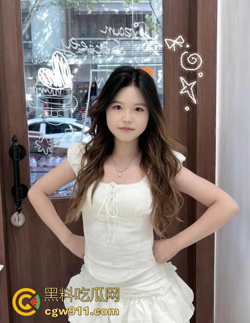 天津大学高颜值女大【李思莹】被男友玩成贴身性宠，逛街被拽进厕所扒光猛操，约炮露脸舔屌，敏感肉体随时待操！-2