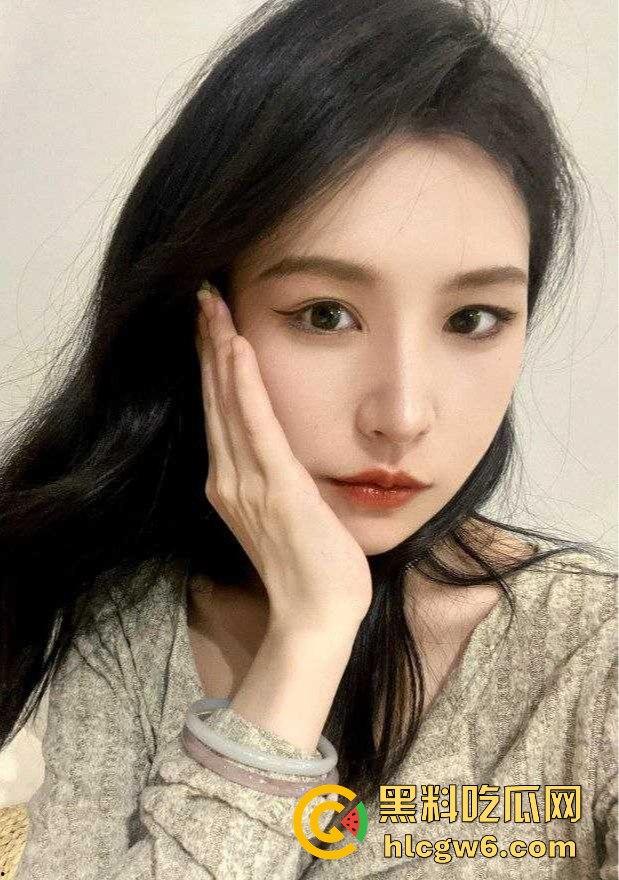 东营利华益集团绿帽换妻大爆炸 交警队『 安文娟』化身艾滋毒王 群交传染200多人 夫妻全家都遭殃！-25