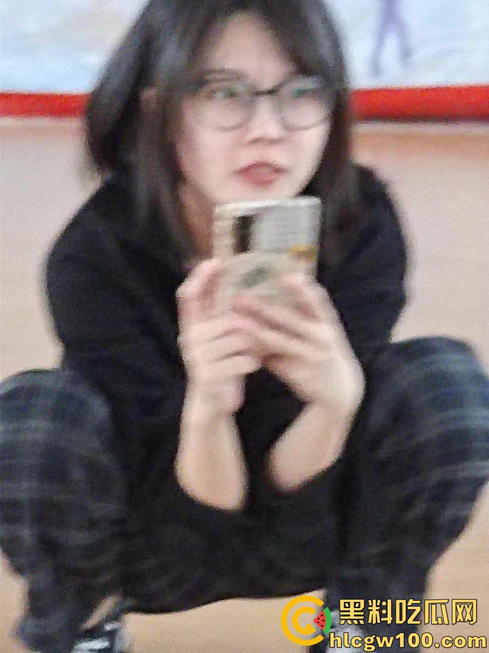 深圳女高清纯反差妹妹【张颖】 ，打飞机口爆技法娴熟，撅屁股被插是尽显风骚-4