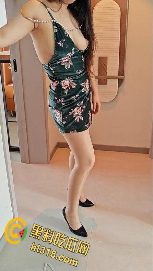 背着亲哥跟嫂子家里偷情,嫂子主动换上情趣丝袜,口交吃鸡黑丝诱惑,各种姿势爆操 !-3