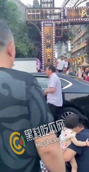 江苏连云港发生一起重大的交通事故！醉酒老头冲撞人群导致7死19伤！现场惨不忍睹！-5